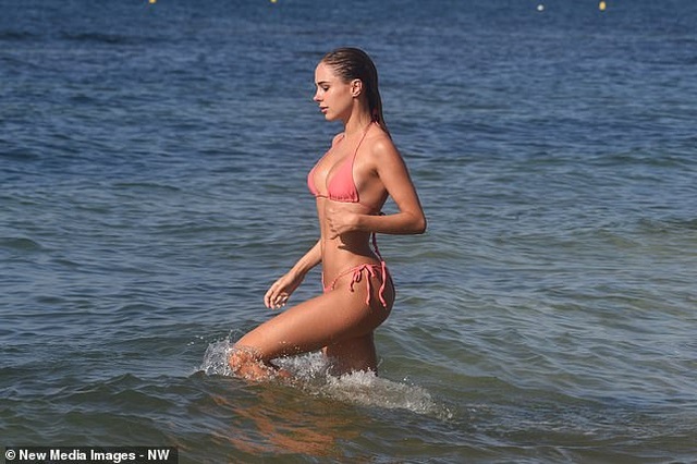 Kimberley Garner đẹp như mộng trên biển - 10 Kimberley Garner đẹp như mộng trên biển - 10