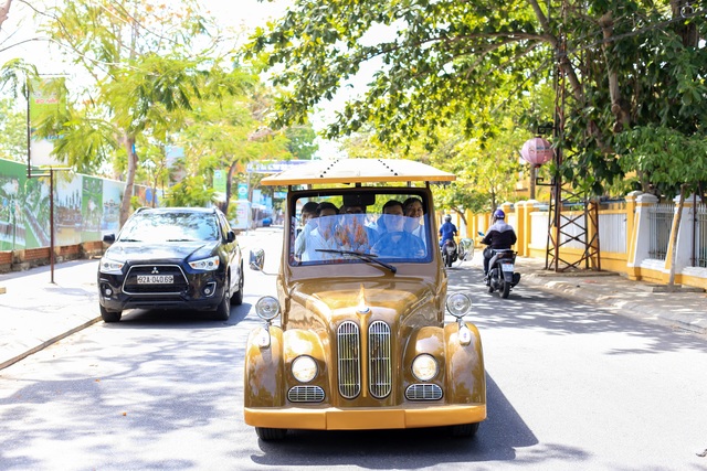 Hội An đưa vào hoạt động xe buýt điện cổ điển Hội An đưa vào hoạt động xe buýt điện cổ điển
