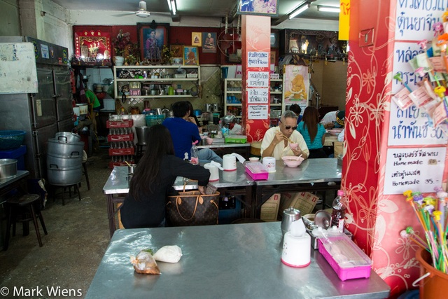 Độc đáo món bò hầm liên tục trong gần nửa thế kỷ tại Thái Lan! - 3 Độc đáo món bò hầm liên tục trong gần nửa thế kỷ tại Thái Lan! - 3