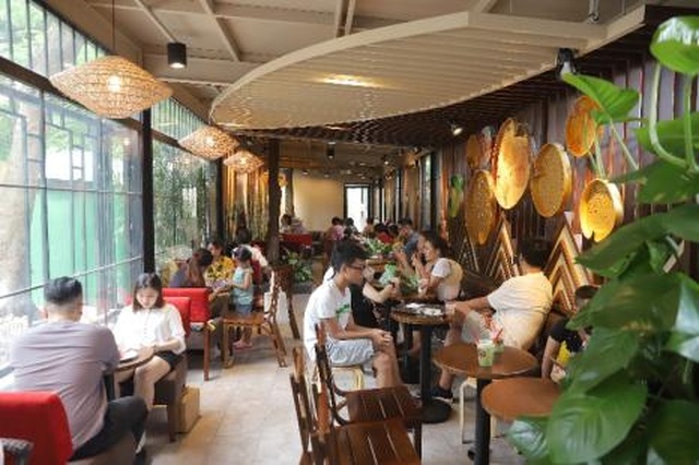 300 quán Highlands Coffee - Trăm chuyện đậm đà trải khắp đất nước - 1 300 quán Highlands Coffee - Trăm chuyện đậm đà trải khắp đất nước - 1