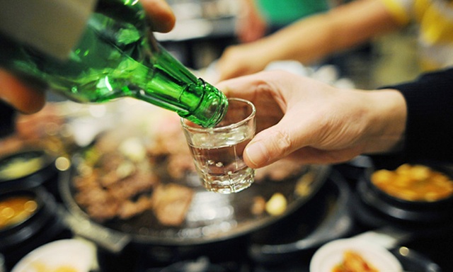 Giải pháp cho người mắc viêm đại tràng co thắt do uống nhiều rượu bia - 1 Giải pháp cho người mắc viêm đại tràng co thắt do uống nhiều rượu bia - 1