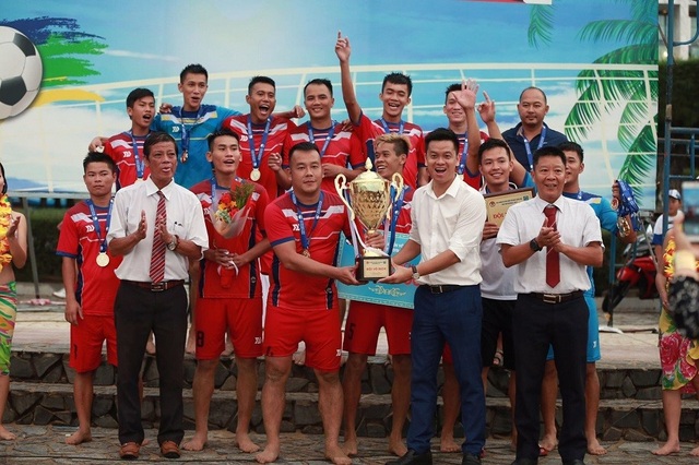Nghi án xin điểm ở Giải bóng đá bãi biển Quốc gia - 1 Nghi án xin điểm ở Giải bóng đá bãi biển Quốc gia - 1