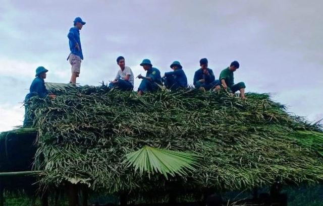 Người dân biên giới đóng góp vật liệu, công sức xây dựng phòng học cho con em - 3 Người dân biên giới đóng góp vật liệu, công sức xây dựng phòng học cho con em - 3