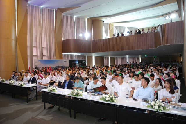 Gần 1000 “thủy thủ” hừng hực khí thế ra khơi tại chuỗi sự kiện kick-off Chinh phục miền đất hứa FLC Quảng Ngãi - 2 Gần 1000 “thủy thủ” hừng hực khí thế ra khơi tại chuỗi sự kiện kick-off Chinh phục miền đất hứa FLC Quảng Ngãi - 2