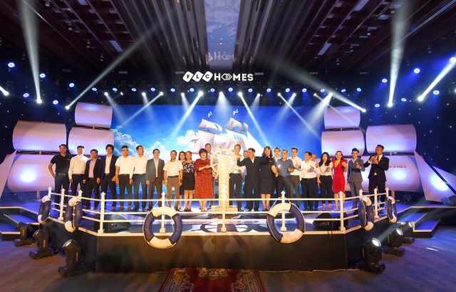 Gần 1000 “thủy thủ” hừng hực khí thế ra khơi tại chuỗi sự kiện kick-off Chinh phục miền đất hứa FLC Quảng Ngãi - 3 Gần 1000 “thủy thủ” hừng hực khí thế ra khơi tại chuỗi sự kiện kick-off Chinh phục miền đất hứa FLC Quảng Ngãi - 3