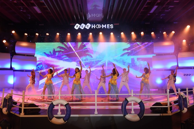 Gần 1000 “thủy thủ” hừng hực khí thế ra khơi tại chuỗi sự kiện kick-off Chinh phục miền đất hứa FLC Quảng Ngãi - 5 Gần 1000 “thủy thủ” hừng hực khí thế ra khơi tại chuỗi sự kiện kick-off Chinh phục miền đất hứa FLC Quảng Ngãi - 5