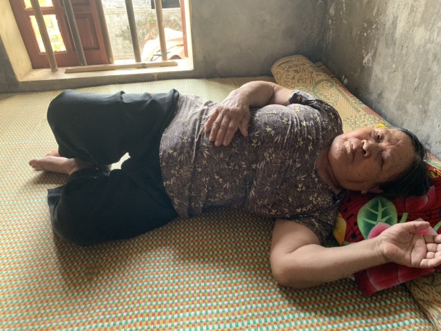 Nghẹn đắng cảnh ông bệnh tim chống gậy chăm bà ung thư - 6 Nghẹn đắng cảnh ông bệnh tim chống gậy chăm bà ung thư - 6