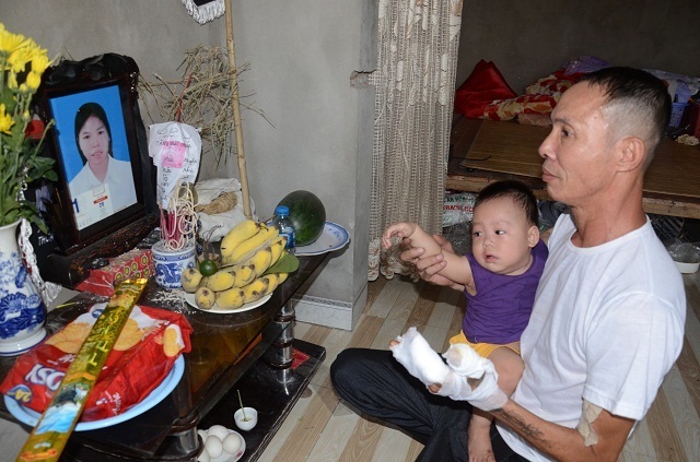 Bạn đọc Dân trí giúp đỡ bé 9 tháng tuổi mồ côi mẹ hơn 90 triệu đồng - 3 Bạn đọc Dân trí giúp đỡ bé 9 tháng tuổi mồ côi mẹ hơn 90 triệu đồng - 3