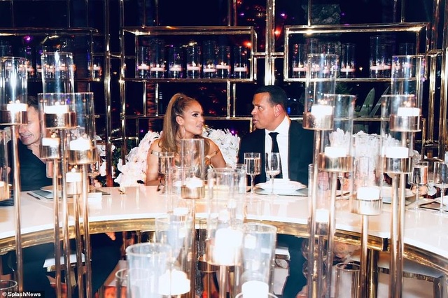 Jennifer Lopez mời 250 khách dự tiệc sinh nhật - 1 Jennifer Lopez mời 250 khách dự tiệc sinh nhật - 1