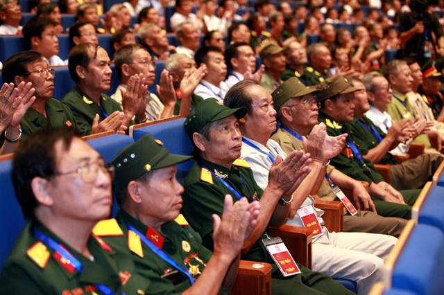 Bộ trưởng Đào Ngọc Dung: Với họ, nỗi đau chiến tranh dường như vẫn còn đó... - 4 Bộ trưởng Đào Ngọc Dung: Với họ, nỗi đau chiến tranh dường như vẫn còn đó... - 4