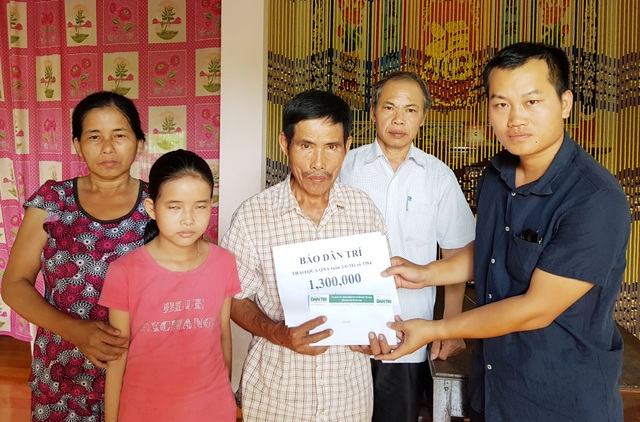 Bạn đọc giúp đỡ cựu binh có 2 người con bị suy thận gần 40 triệu đồng - 3 Bạn đọc giúp đỡ cựu binh có 2 người con bị suy thận gần 40 triệu đồng - 3