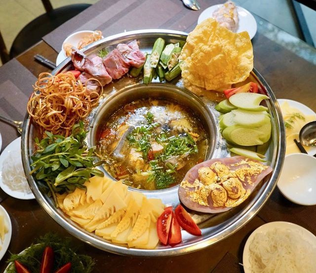 Học giới nhà giàu Dubai, dân chơi Việt chi bội tiền thưởng thức món ăn dát vàng - 1 Học giới nhà giàu Dubai, dân chơi Việt chi bội tiền thưởng thức món ăn dát vàng - 1