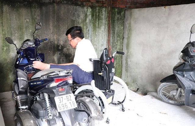 Người công nhân khuyết tật Vũ Thanh Hồng - tấm gương vượt lên số phận - 3 Người công nhân khuyết tật Vũ Thanh Hồng - tấm gương vượt lên số phận - 3