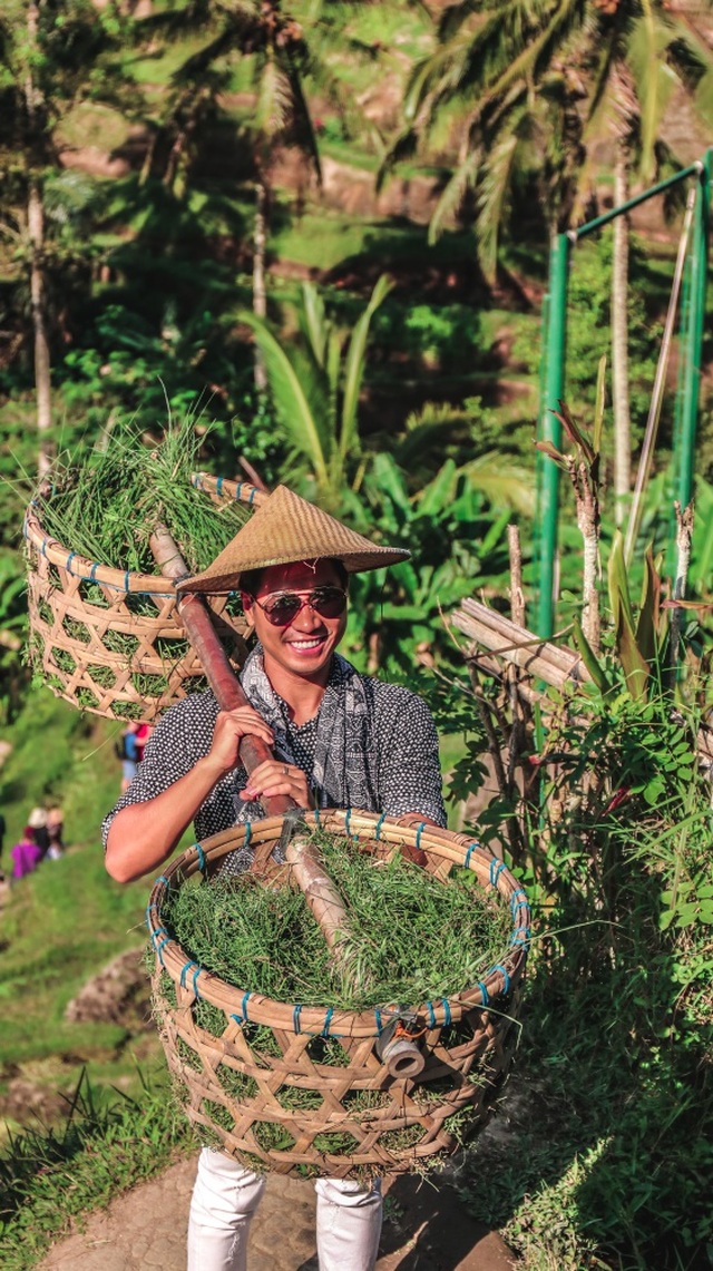 MC Nguyên Khang thực hiện ước mơ nắm tay mẹ đi khắp thế giới - 10 MC Nguyên Khang thực hiện ước mơ nắm tay mẹ đi khắp thế giới - 10