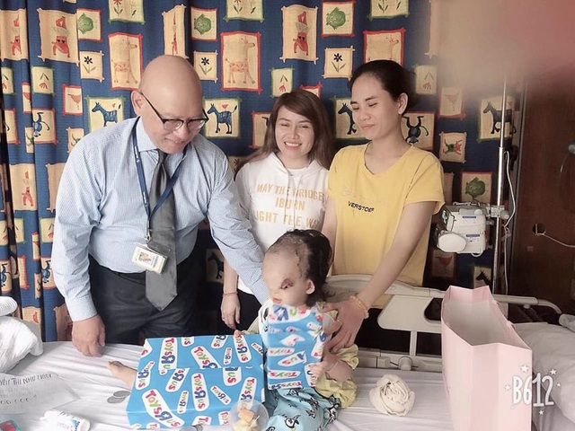 Hành trình tìm lại hy vọng cho cô bé có gương mặt dị dạng - 3 Hành trình tìm lại hy vọng cho cô bé có gương mặt dị dạng - 3
