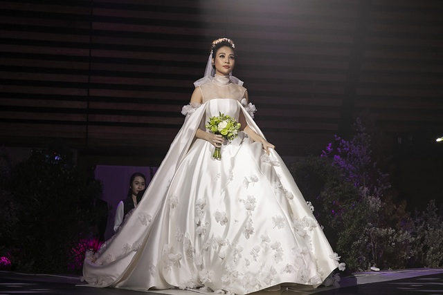 Top 3 đám cưới hào nhoáng nhất showbiz Việt năm 2019 - 5 Top 3 đám cưới hào nhoáng nhất showbiz Việt năm 2019 - 5