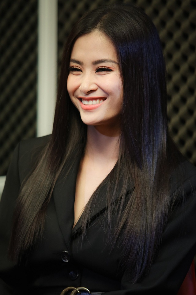 Đông Nhi tiết lộ về đám cưới với bạn trai thiếu gia Ông Cao Thắng - 1 Đông Nhi tiết lộ về đám cưới với bạn trai thiếu gia Ông Cao Thắng - 1