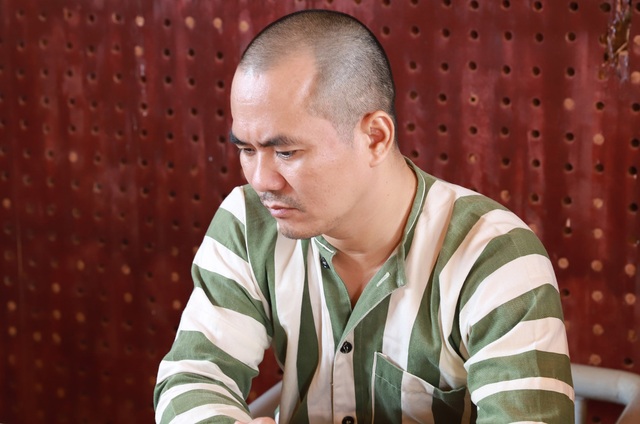 Khởi tố 5 vụ án, 30 bị can trong đường dây xăng dầu giả của đại gia Trịnh Sướng - 2 Khởi tố 5 vụ án, 30 bị can trong đường dây xăng dầu giả của đại gia Trịnh Sướng - 2