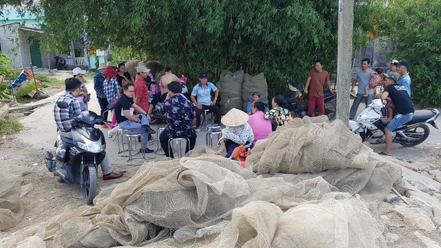 Người dân bức xúc khi tên thôn làng bị xoá sổ sau khi sáp nhập tại Thừa Thiên Huế - 3 Người dân bức xúc khi tên thôn làng bị xoá sổ sau khi sáp nhập tại Thừa Thiên Huế - 3