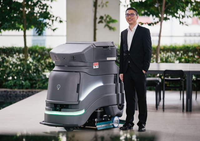 CEO của công ty với hơn 3000 nhân viên cảm ơn bạn gái đã bỏ vì chê mình chỉ là nhân viên vệ sinh quèn - 1 CEO của công ty với hơn 3000 nhân viên cảm ơn bạn gái đã bỏ vì chê mình chỉ là nhân viên vệ sinh quèn - 1