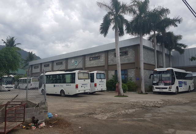 Nha Trang: Xử lý hàng loạt điểm bán hàng “khép kín” cho khách Trung Quốc - 4 Nha Trang: Xử lý hàng loạt điểm bán hàng “khép kín” cho khách Trung Quốc - 4