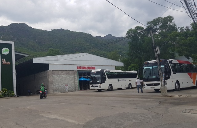 Nha Trang: Xử lý hàng loạt điểm bán hàng “khép kín” cho khách Trung Quốc - 2 Nha Trang: Xử lý hàng loạt điểm bán hàng “khép kín” cho khách Trung Quốc - 2