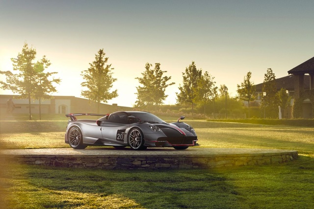 3,5 triệu USD cho cú vảy ga trên Pagani Huayra Roadster BC - 7