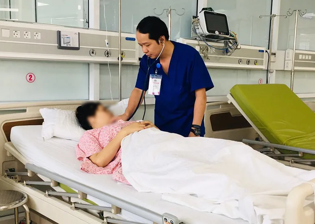 Sau một cơn đau, cô gái mang song thai 14 tuần bị vỡ tử cung - 1 Sau một cơn đau, cô gái mang song thai 14 tuần bị vỡ tử cung - 1