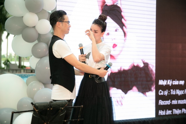 Mẹ đơn thân sexy nhất nhì showbiz Việt: Tôi nợ con một lời xin lỗi - 3 Mẹ đơn thân sexy nhất nhì showbiz Việt: Tôi nợ con một lời xin lỗi - 3