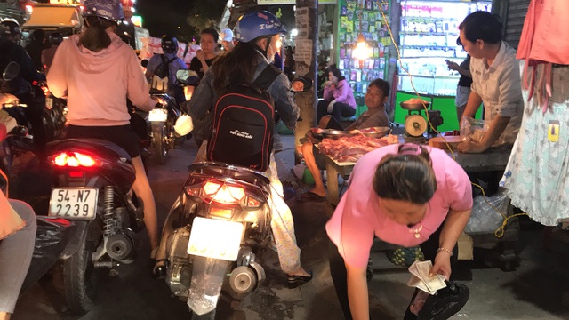 Con đường đau khổ tại TP.HCM: Lãnh đạo huyện chỉ đạo xử lý xe quá tải! - 7 Con đường đau khổ tại TP.HCM: Lãnh đạo huyện chỉ đạo xử lý xe quá tải! - 7