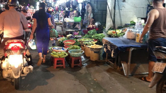 Con đường đau khổ tại TP.HCM: Lãnh đạo huyện chỉ đạo xử lý xe quá tải! - 8 Con đường đau khổ tại TP.HCM: Lãnh đạo huyện chỉ đạo xử lý xe quá tải! - 8
