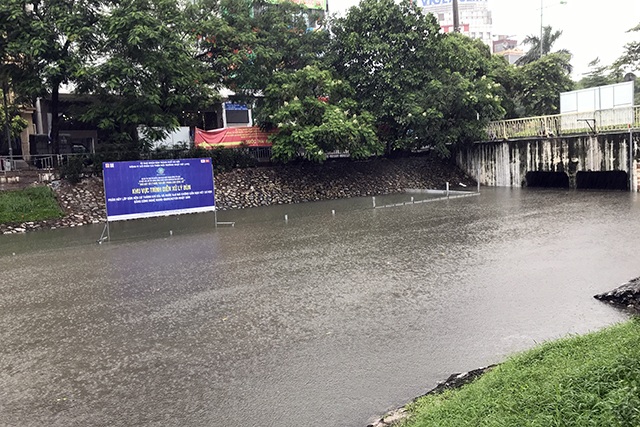 Khu thí nghiệm công nghệ Nhật làm sạch sông Tô Lịch lại chìm trong nước - 4 Khu thí nghiệm công nghệ Nhật làm sạch sông Tô Lịch lại chìm trong nước - 4