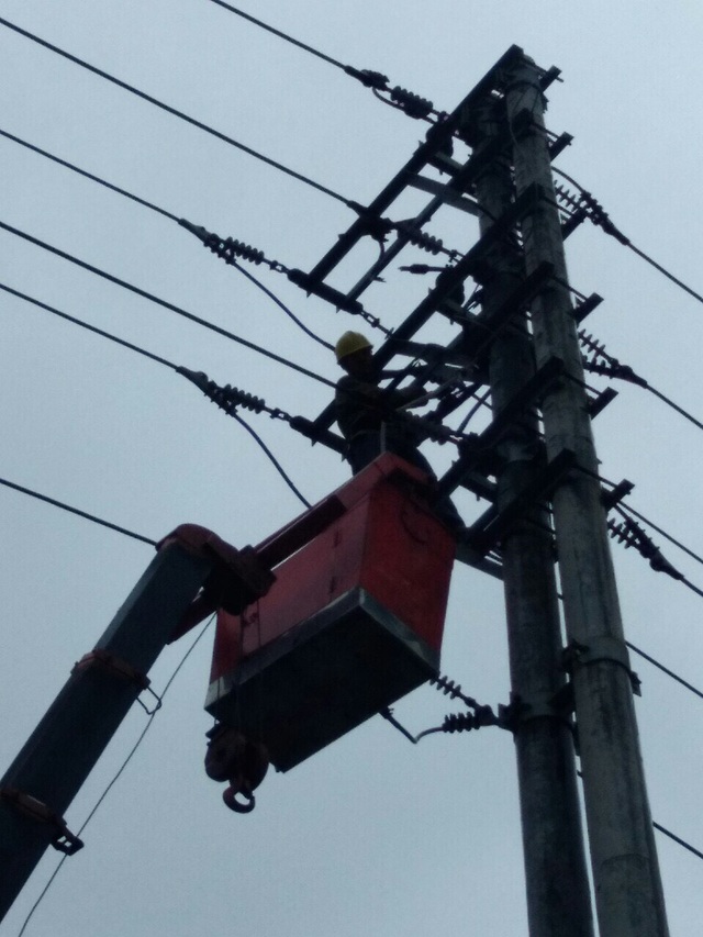Quảng Ninh, Hải Phòng, Hải Dương khẩn trương khắc phục sự cố sau bão số 3 - 3 Quảng Ninh, Hải Phòng, Hải Dương khẩn trương khắc phục sự cố sau bão số 3 - 3