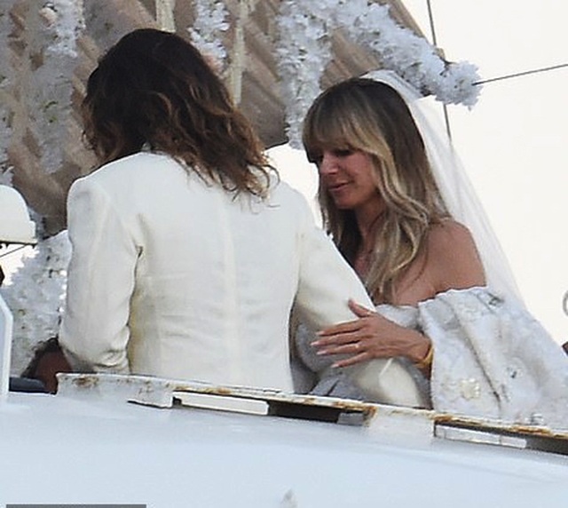 Heidi Klum đẹp tựa nữ thần trong lần hai cưới ông xã kém 17 tuổi - 6