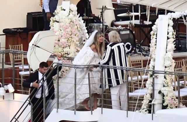 Heidi Klum đẹp tựa nữ thần trong lần hai cưới ông xã kém 17 tuổi - 9