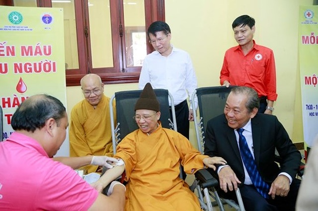 Phó Thủ tướng dự Ngày hội hiến máu, hiến tạng tại Học viện Phật giáo - 2 Phó Thủ tướng dự Ngày hội hiến máu, hiến tạng tại Học viện Phật giáo - 2