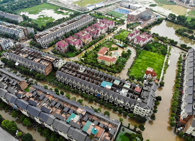 Biển nước bao vây khu biệt thự triệu đô ở Hà Nội - 1 Biển nước bao vây khu biệt thự triệu đô ở Hà Nội - 1