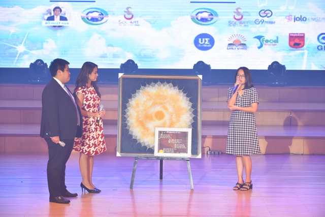 “Thần đồng” Đỗ Nhật Nam mang đến “giấc mơ cho em” qua đêm nhạc từ thiện - 7 “Thần đồng” Đỗ Nhật Nam mang đến “giấc mơ cho em” qua đêm nhạc từ thiện - 7