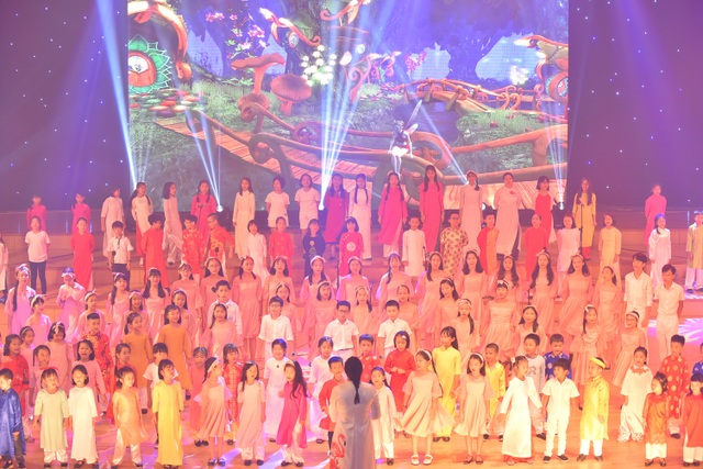 “Thần đồng” Đỗ Nhật Nam mang đến “giấc mơ cho em” qua đêm nhạc từ thiện - 1 “Thần đồng” Đỗ Nhật Nam mang đến “giấc mơ cho em” qua đêm nhạc từ thiện - 1