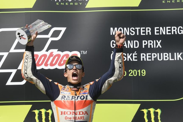 Chặng 10 MotoGP 2019: Marquez thắng dễ trong ngày chặng đua trì hoãn bởi mưa - 6