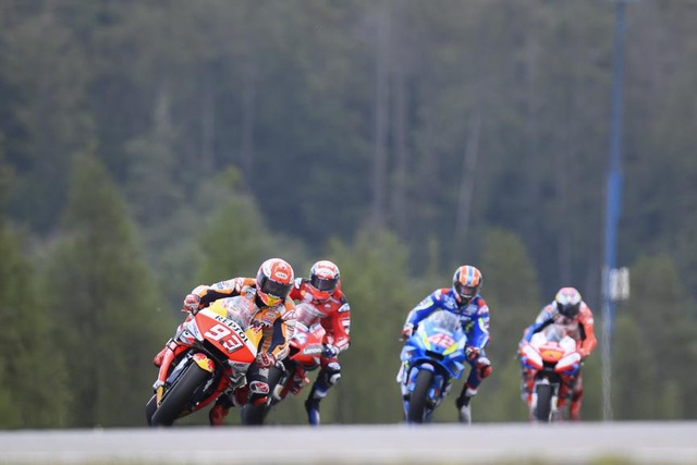 Chặng 10 MotoGP 2019: Marquez thắng  dễ trong ngày chặng đua trì hoãn bởi mưa - 9