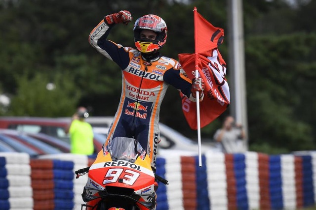 Chặng 10 MotoGP 2019: Marquez thắng dễ trong ngày chặng đua trì hoãn bởi mưa - 4