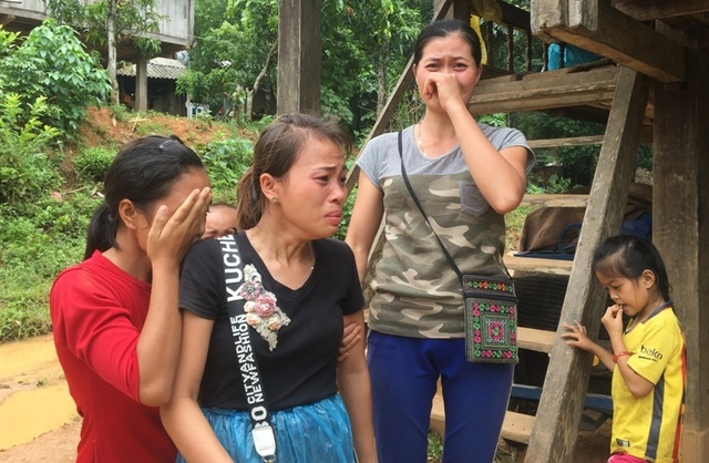 Ký ức kinh hoàng về trận lũ lịch sử: “Người ôm con chạy, nhà cửa nổi lên như bè” - 5 Ký ức kinh hoàng về trận lũ lịch sử: “Người ôm con chạy, nhà cửa nổi lên như bè” - 5