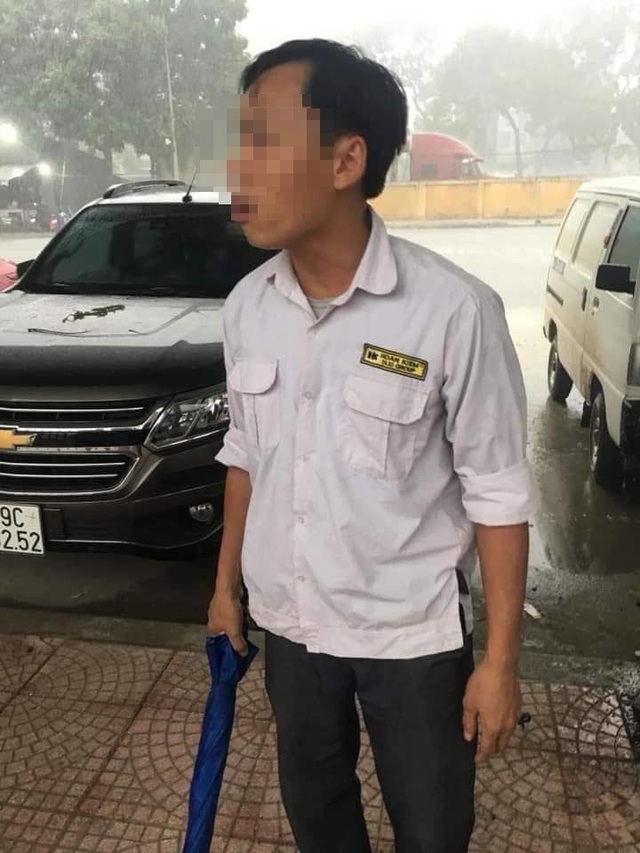 Hà Nội: Tài xế taxi đánh 3 cô gái vì... không chịu đi xe - 1 Hà Nội: Tài xế taxi đánh 3 cô gái vì... không chịu đi xe - 1
