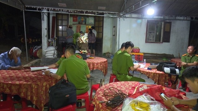 Nghi án em dùng cây gỗ đánh anh trai tử vong - 1 Nghi án em dùng cây gỗ đánh anh trai tử vong - 1