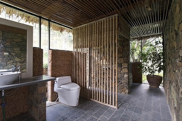 Căn nhà gỗ ở Hòa Bình dốc 30 độ duyên dáng bên hồ mê hoặc báo Tây - 6 Căn nhà gỗ ở Hòa Bình dốc 30 độ duyên dáng bên hồ mê hoặc báo Tây - 6