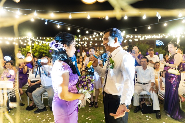 Đám cưới đặc biệt của người mẹ U60 được con gái đăng tin tuyển chồng ở Thanh Hóa - 3 Đám cưới đặc biệt của người mẹ U60 được con gái đăng tin tuyển chồng ở Thanh Hóa - 3