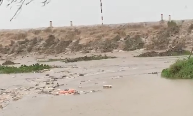Chủ tịch Cà Mau: Không để người dân sống cảnh “màn trời chiếu đất” - 4 Chủ tịch Cà Mau: Không để người dân sống cảnh “màn trời chiếu đất” - 4