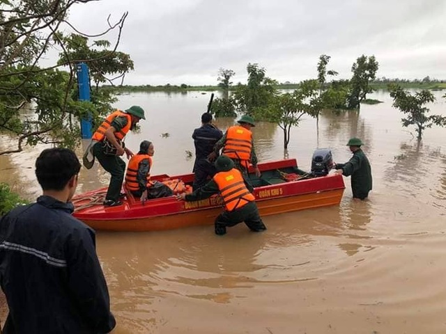 700 nhà dân bị ngập lụt do mưa lớn kéo dài - 5 700 nhà dân bị ngập lụt do mưa lớn kéo dài - 5