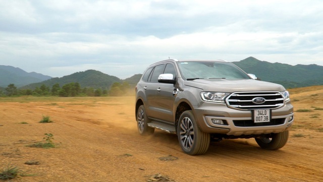 Đánh giá Ford Everest: SUV 7 chỗ đích thực - 4